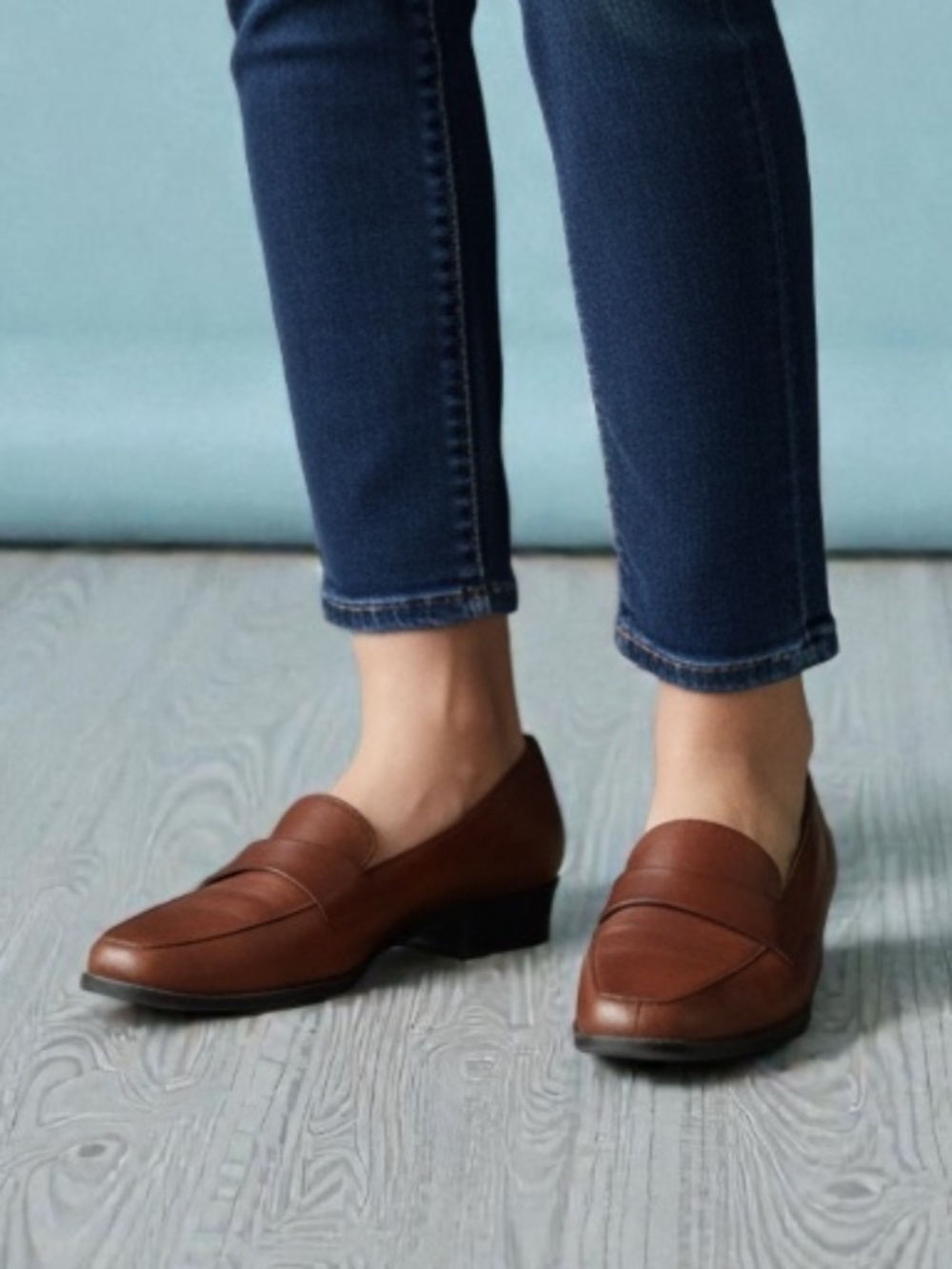 Mootsie Tootsie Women's Light Brown Loafers – Size 6.5